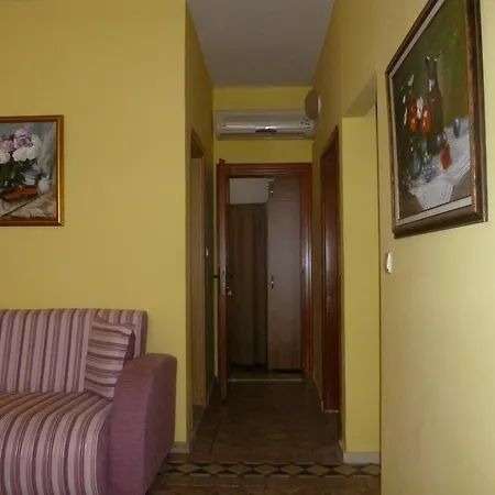Otel Frankfurt 2*