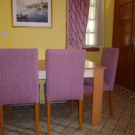 Szálloda Frankfurt 2*