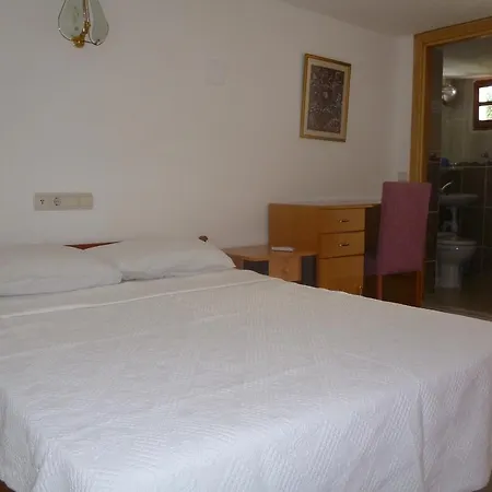 Hotell Frankfurt 2*